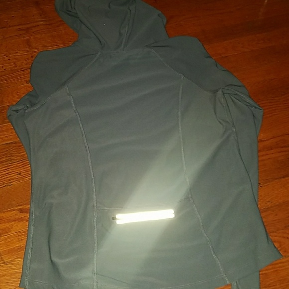 Women's 2 Piece Active Gear - Picture 2 of 4